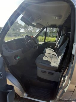 Ford Transit 2.2d  9 míst - 8
