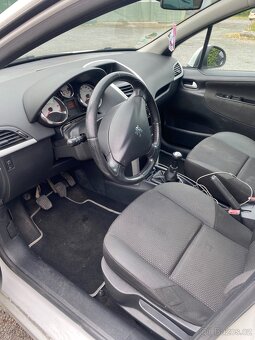 Peugeot 207sw - 8