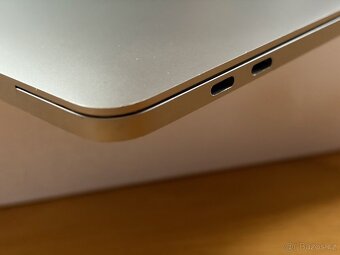 MacBook Pro M2 (16 GB RAM, 1 TB SSD) pěkný stav - 8