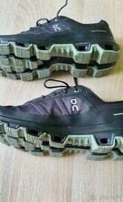 pánské běžecké/outdoorové boty On  Cloudventure 2 - 8