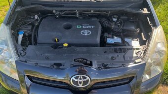 Toyota Corolla Verso - 8