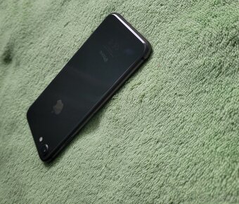 iPhone 8 64gb stav baterie 95% - 8