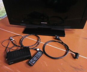 Prodám LCD TV Samsung LE32B350 32" - 8