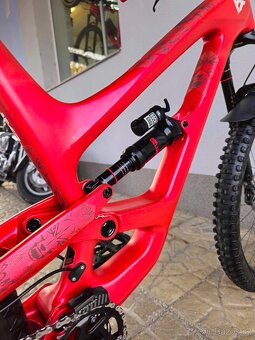 Horské kolo YT Capra CF Pro Carbon 29″ - 8