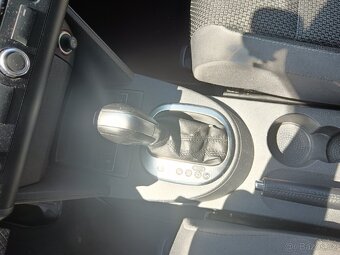 VW TOURAN 2,0 TDI DSG - 8