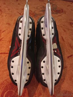 Brankářské brusle Bauer Vapor X900, vel. EUR 44,5., 9D(užší) - 8