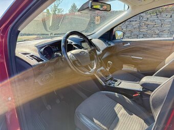 Ford Kuga 1.5 benzín 110Kw 2017 na opravu nebo ND - 8