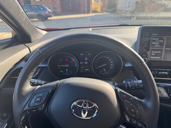 Toyota C-HR 1.8 Hybrid - 8