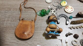 Střibro a bižuterie - 8