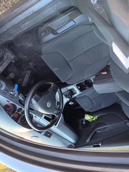 Volkswagen Passat 3C B6 2,0tdi - 8