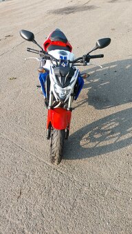 Honda CB500F - 8