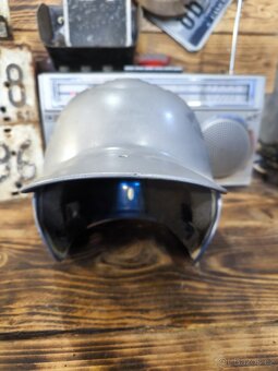 použité baseball helmy - 8