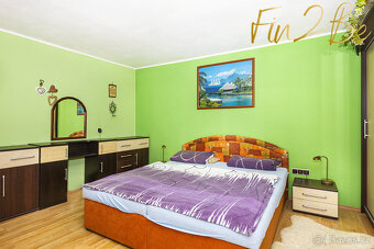 Prodej prostorného hezkého domu 5+1 s krbem, balkonem a zahr - 8