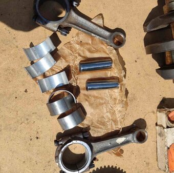 Ventily zdvihátka ventilů vodítka vačka rozvodova kola - 8