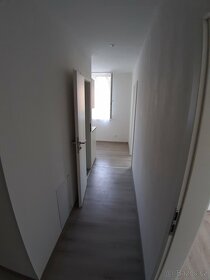 Pronájem bytu 3+1 66m² Olomouc-Holice - 8