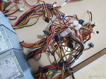 6x funkční zdroj do pc. Kladno. - 8