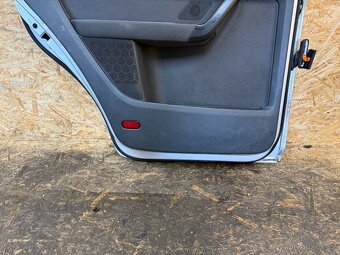 KOMPLETNĚ NASTROJENÉ LEVÉ ZADNÍ DVEŘE VW TOURAN 1T3 LA7W - 8