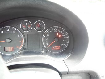 Prodám Audi A3, 1,6i Sportback, rok 2006 - 8