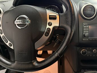 Nissan Qashqai 2,0 i +2 7 MÍST PANO KAMERA - 8