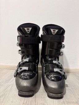 Lyžařský set - lyže, lyžáky, hole - 8