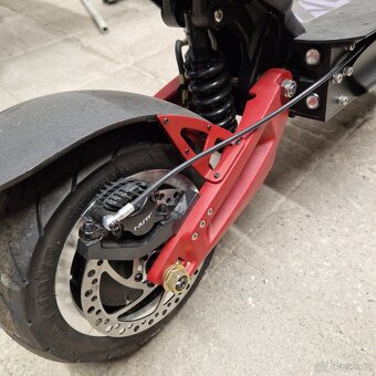 Nová elektrokoloběžka Zero 11X - 8