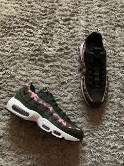 Nike Air Max 95 Olive Pink Camo - 8