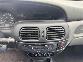 Renault Mégane 1,6 (2001) - 8
