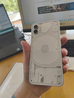 Nothing Phone 1 (A063) 8GB/256GB skvělý stav - 8