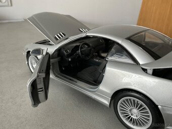 Model Mercedes Benz SL 55AMG 1:18 - 8