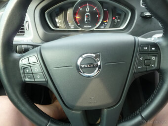 Volvo V 40 2.0 D2 ECO KINETIC vozidlo po prvním majiteli - 8