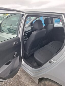 Hyundai i10 1.0i 48Kw CZ - 8