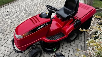Honda 2315 zahradní traktůrek,traktor 2 VÁLCE - 8