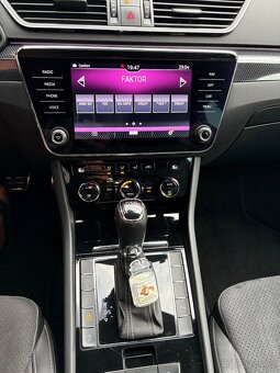 Prodám Škoda Superb sportline - 8