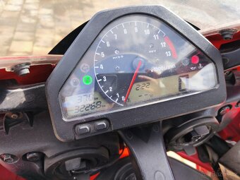 Honda CBR 1000RR Fireblade - 8