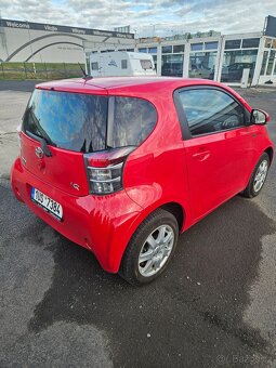 Toyota IQ - 8