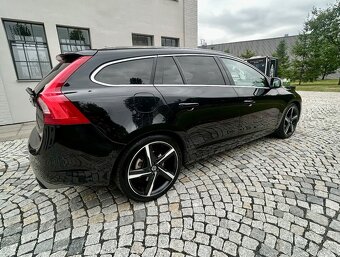 VOLVO V60 2.0D3 R-DESIGN-5VÁLCE-AUTOMAT-KUŽE-NAVI-COCKPIT - 8