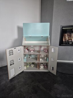 Dřevěný dětský domeček pro panenky - 8