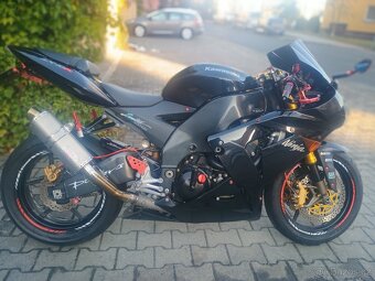 Kawasaki ZX10R 2004 - 8