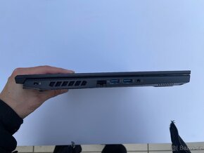 Herní notebook RTX 3070, 300Hz - 8