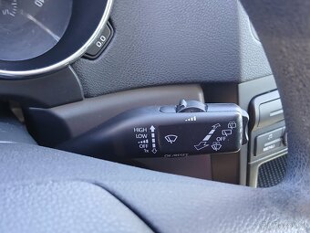 Škoda Yeti 1.6 TDi ,  77 kW nafta, 2011 - 8