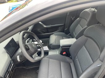 Prodám MG4 Electric r,v,12/2022 125 KW baterie 54 KWh DPH - 8