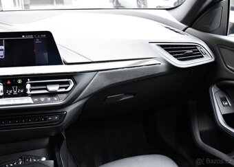 BMW Řada 2 218d M-SPORT HUD PANO ČR - 8