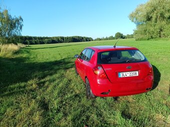 Kia Cee’d 1.4i 80kW – plná výbava, pojízdná - 8