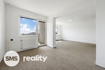 Prodej prostorného řadového domu 4+1 s garáží a zahradou – Č - 8