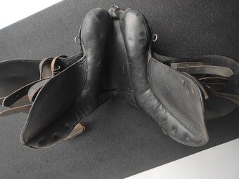 Koně, sedlo na koně - 8