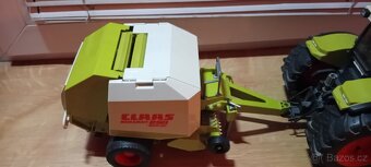 Claas Rollant 250 balíkovač BRUDER - 8