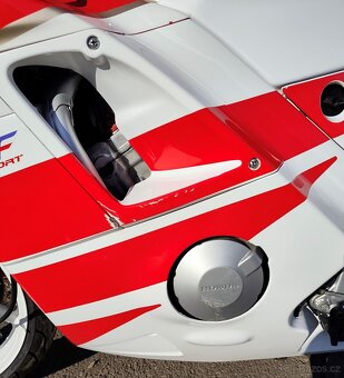 Honda CBR 600 F PC25 - 8