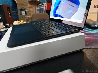 Microsoft Surface Laptop 5 - 13.5". 10 jader i7 1255U, 16GB - 8