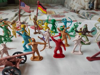 Figurky indiáni, vojáci - 8