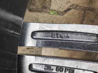 BMW E60 E61 - 8